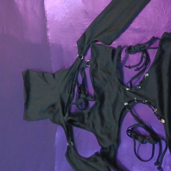 DOLLSKILL DARKER WAVS REPLAY CUT OUT LACE UP DRESS/LONG-SLEEVED SHRUG XXL - Picture 2 of 9